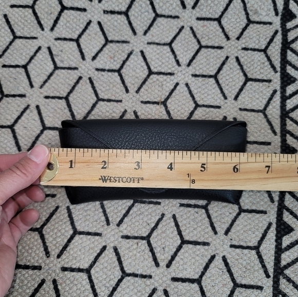 RAY-BAN BLACK SUNGLASSES CASE w CLEANING CLOTH - Picture 7 of 8